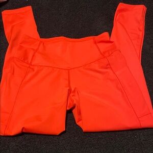 Size medium leggings with pockets